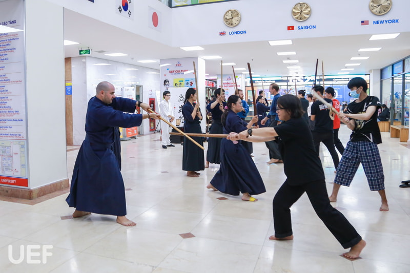 Sinh viên trải nghiệm võ thuật